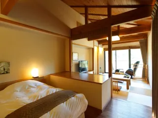 【別邸山の音】敷地内の高台に位置するお部屋タイプで和モダンな内装が特徴。