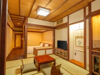【旅籠 八幡野】帳場棟に併設され、お食事処、大浴場への移動がしやすいお部屋タイプです。(2025年12月リニューアル)