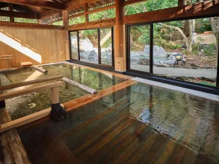 【大浴場:内湯】種類豊富な湯処を持つ大浴場で湯めぐりを満喫(2025年12月リニューアル)