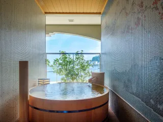 貸切風呂《樽翠の湯》|樽風呂で愉しむ特別な貸切温泉