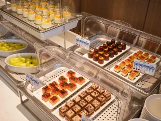 夕食バイキング|デザートは一口サイズで多数の種類をご用意