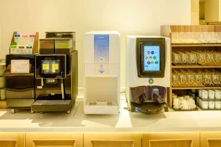 夕食バイキング|ドリンクコーナーのジュースやコーヒーをお好きなだけ
