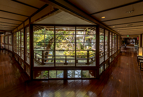 画像:湯回廊 菊屋