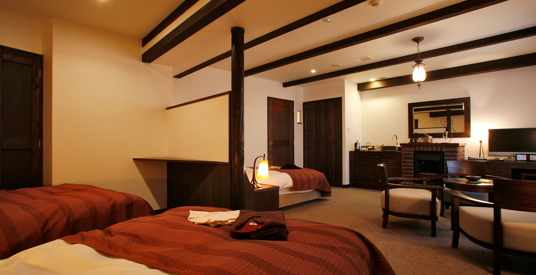 デラックストリプル内観