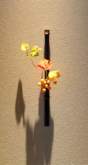 御室 花伝抄にある竹の壁掛け花器