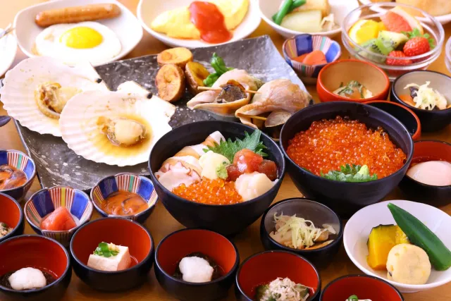 海の幸たっぷり 「豪快海鮮丼」-朝食