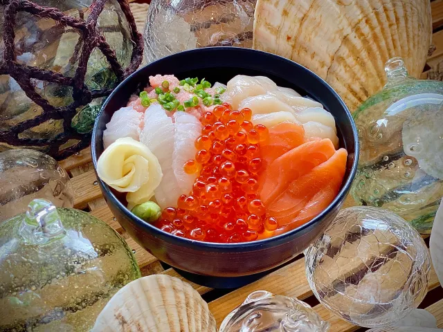 ビジネスホテル ドーミーインPREMIUM小樽・ご当地逸品・朝食の豪快海鮮丼