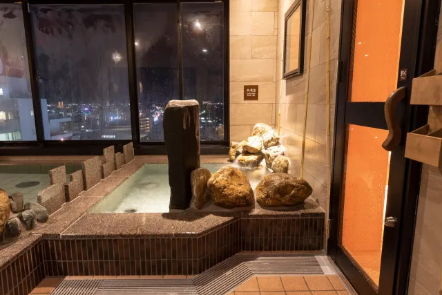 チラー付きの水風呂・大浴場